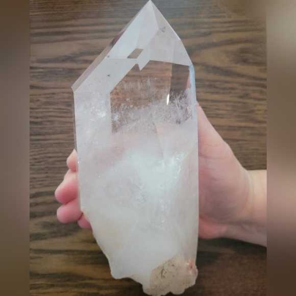 Beautiful Large Clear Quartz Stone / 2.77 lbs - Picture 2 of 3